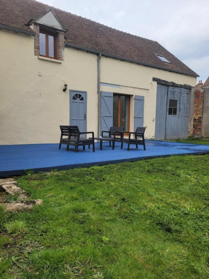 Villa Un Nid Pour La Nuit Bransles Exterior foto